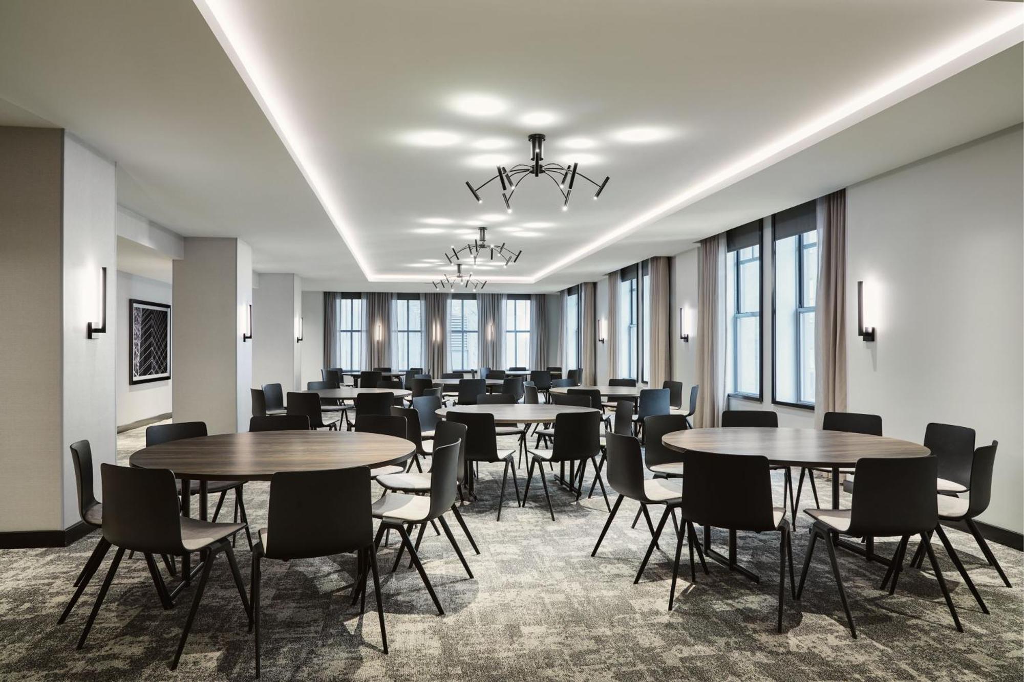 Ac Hotel By Marriott Kansas City Downtown Экстерьер фото